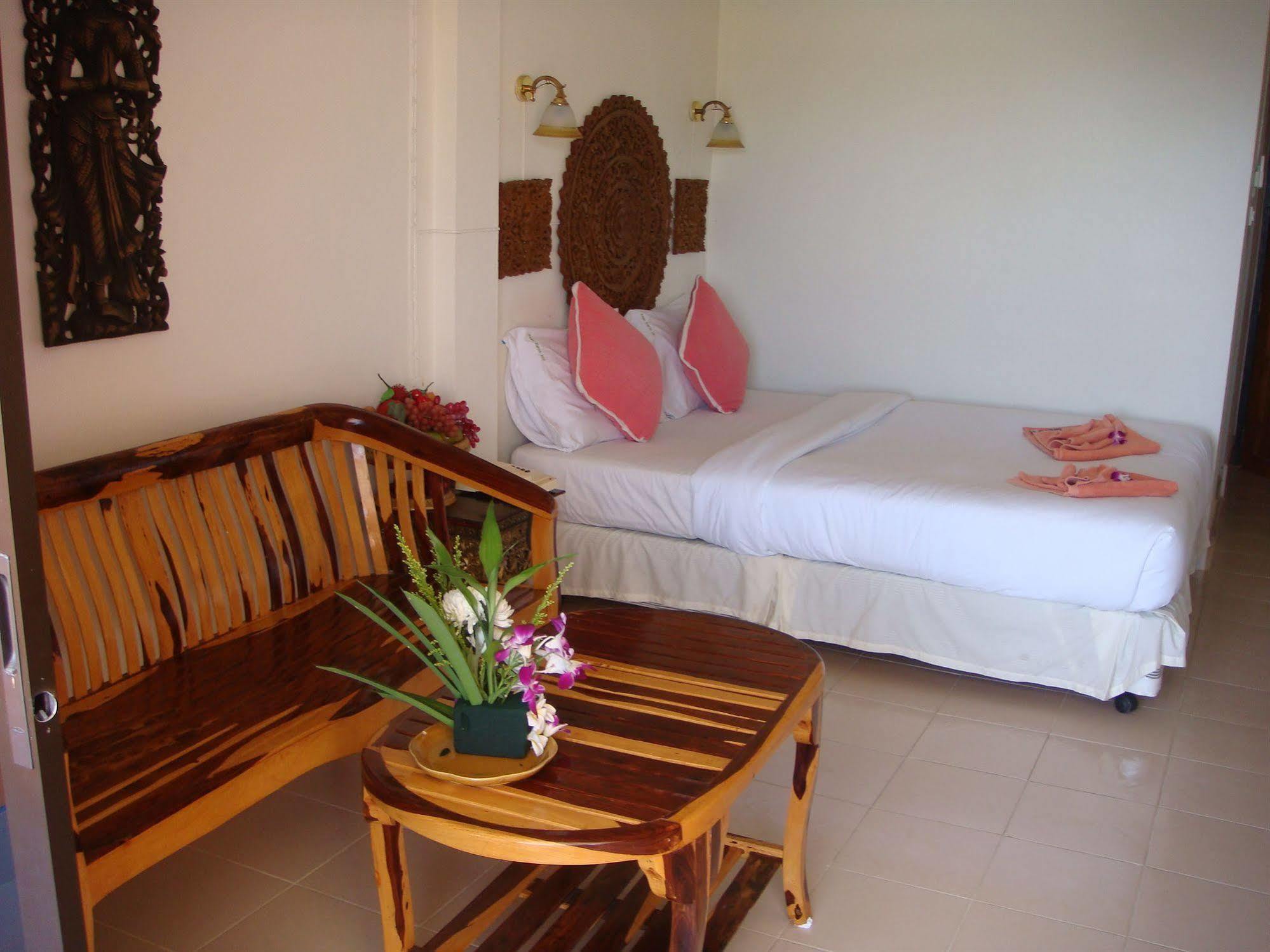 Baan Karon Hill Phuket Resort Exterior foto